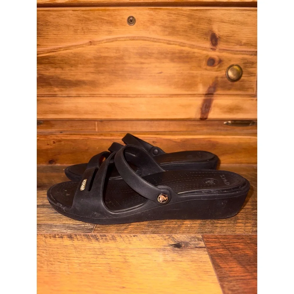 Crocs Patricia Black Wedge Strappy Sandals Women's Size 8 Comfort Casual Summer